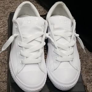 White low top converse